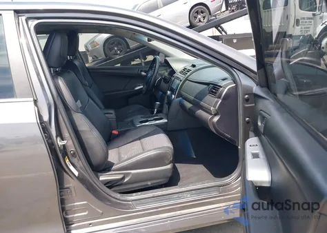 2014 Toyota Camry Se z USA, uszkodzony, nr VIN 4T1BF1FK4EU757498